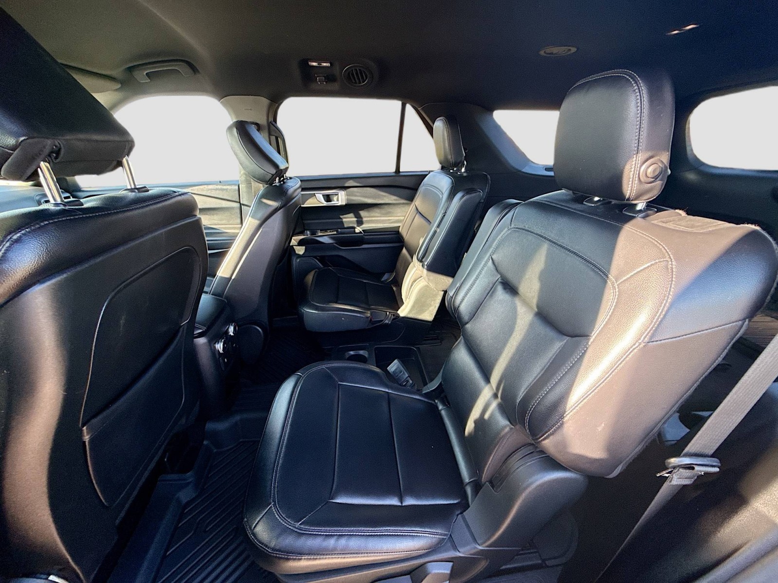 2020 Ford Explorer XLT photo 18
