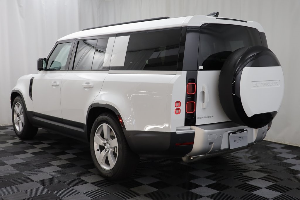 2025 Land Rover Defender 130 S photo 18