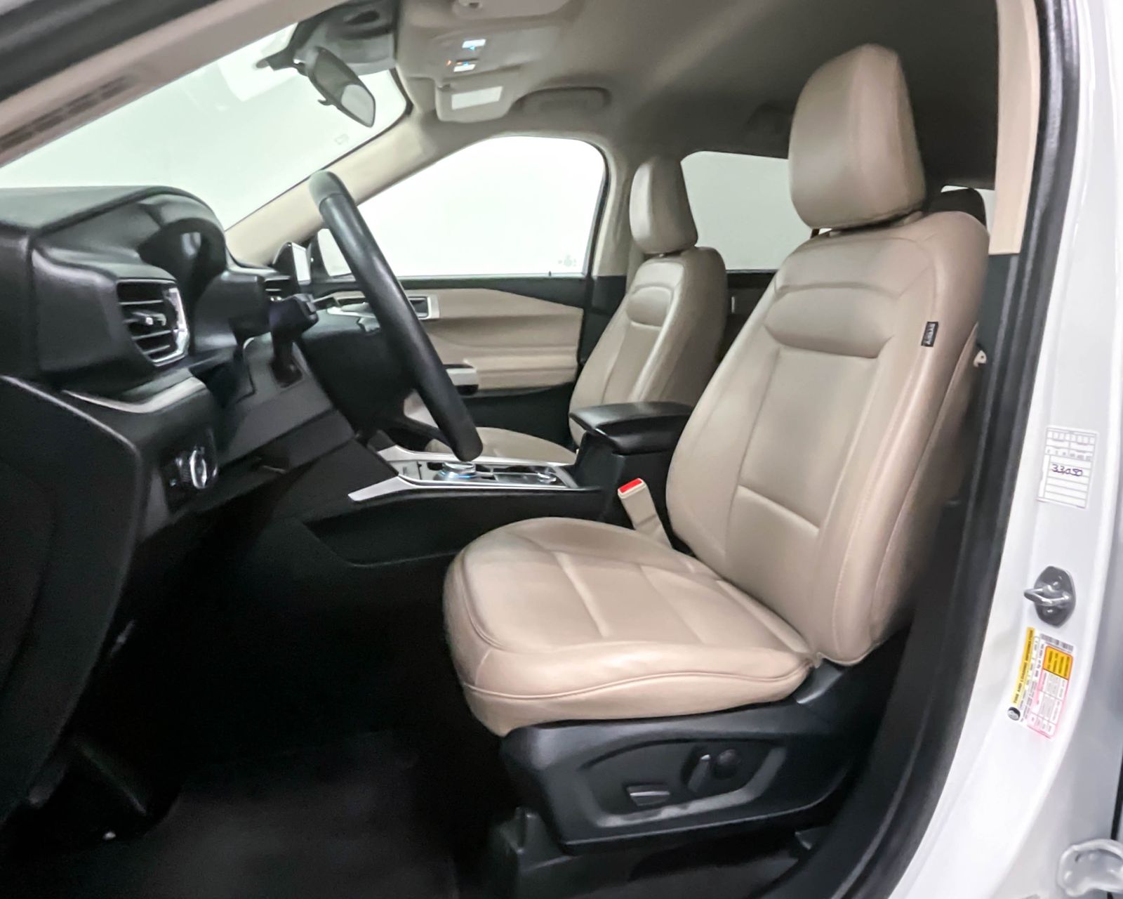 2023 Ford Explorer XLT Sport photo 10