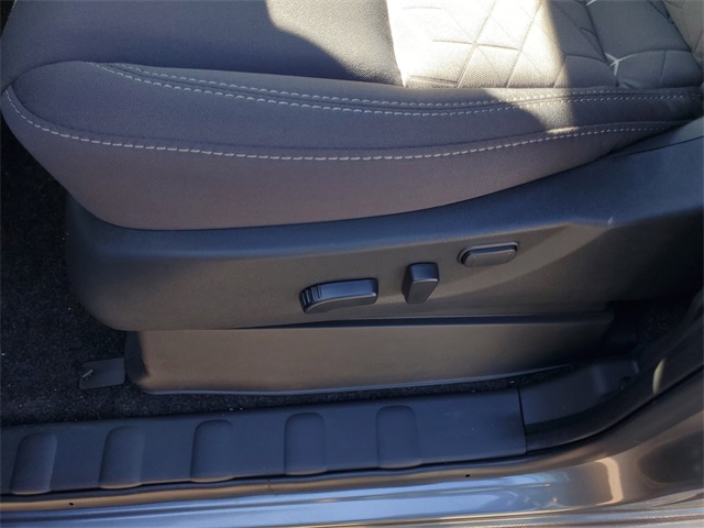 2026 Nissan Frontier Crew Cab SV photo 9