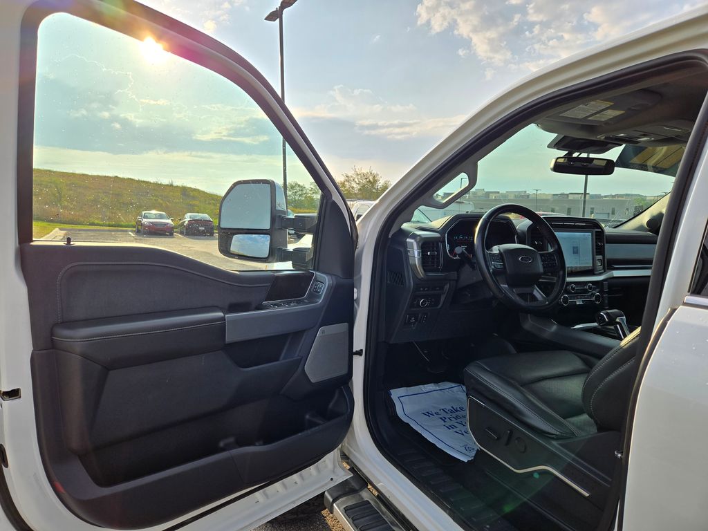 2022 Ford F-150 Lariat photo 9