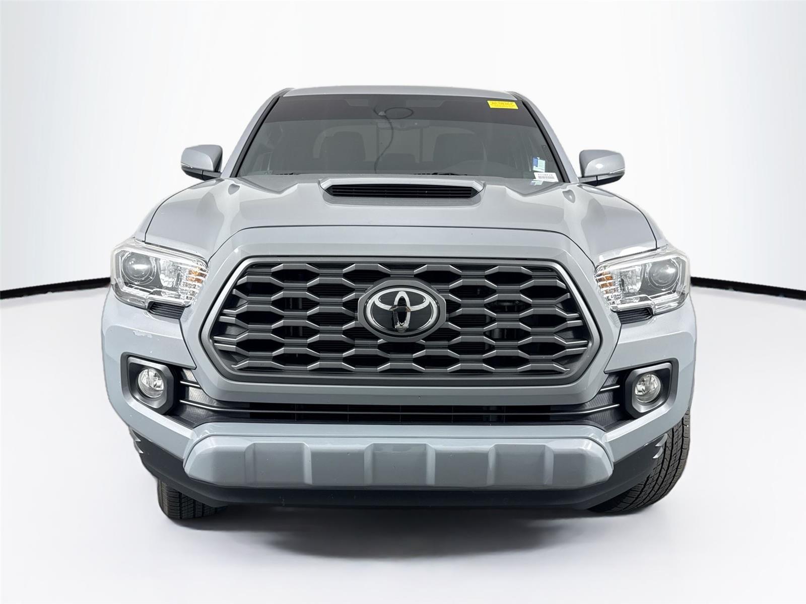 2021 Toyota Tacoma TRD Sport photo 3