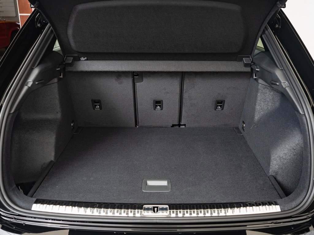 2025 Audi Q3 45 TFSI S line Premium Plus photo 17