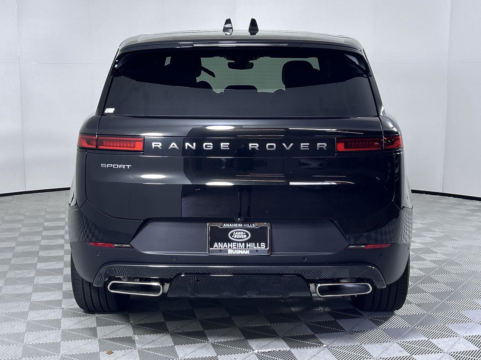 2025 Land Rover Range Rover Sport SE photo 3
