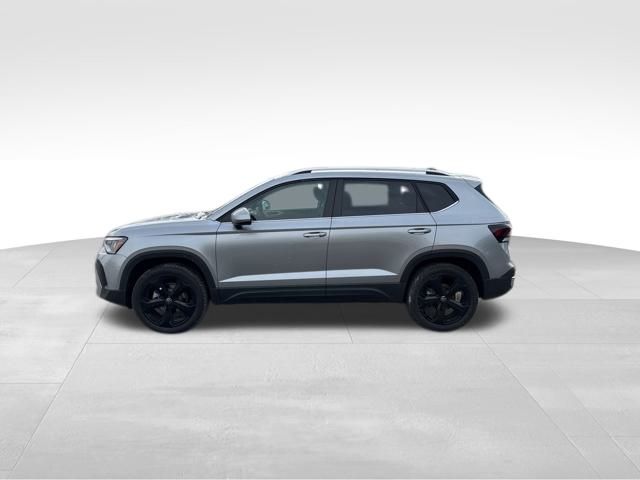 2025 Volkswagen Taos SEL photo 2