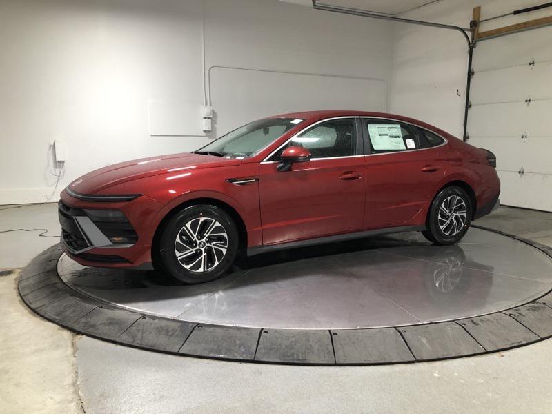 2026 Hyundai Sonata Hybrid Blue photo 4