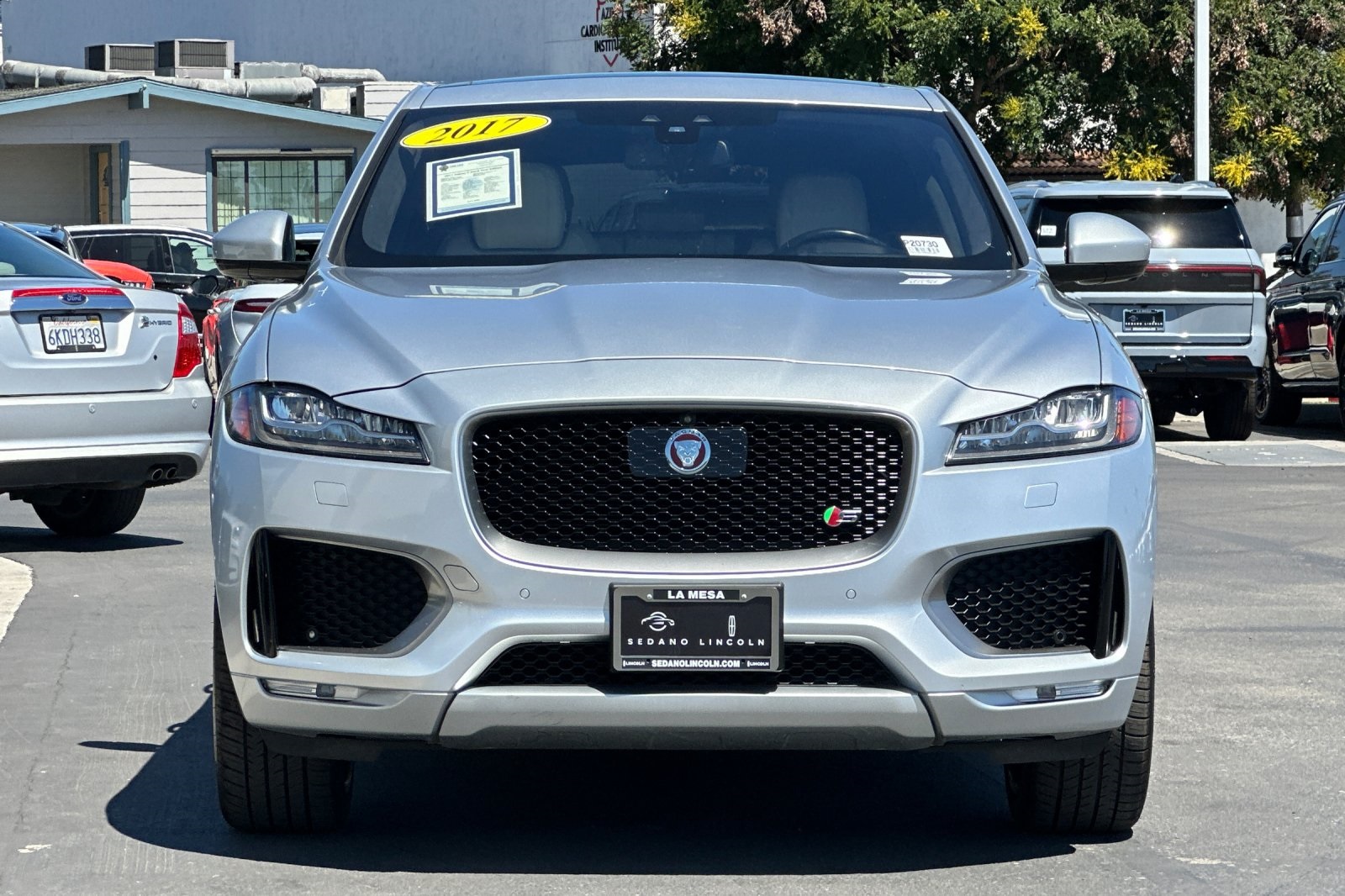 2017 Jaguar F-PACE First Edition photo 8