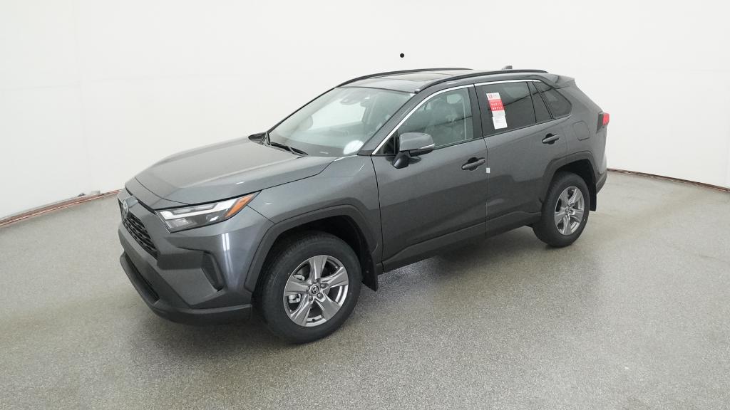 2025 Toyota RAV4 XLE's photo