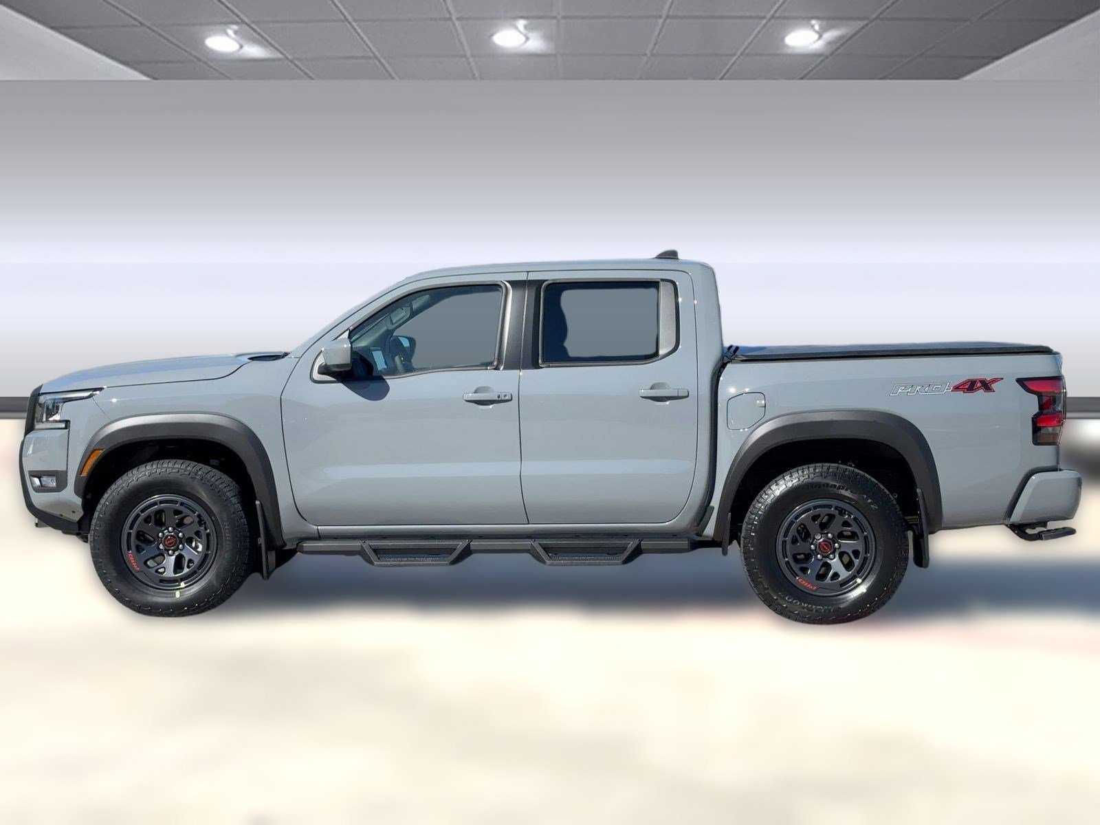 2026 Nissan Frontier PRO-4X photo 2