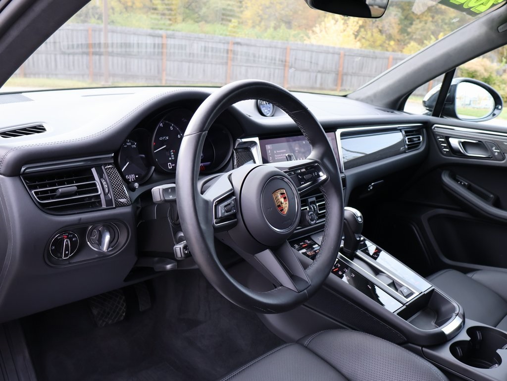 2024 Porsche Macan GTS photo 2