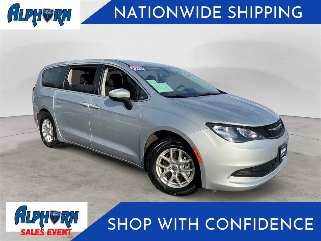 Pre-Owned 2023 Chrysler Voyager LX's photo
