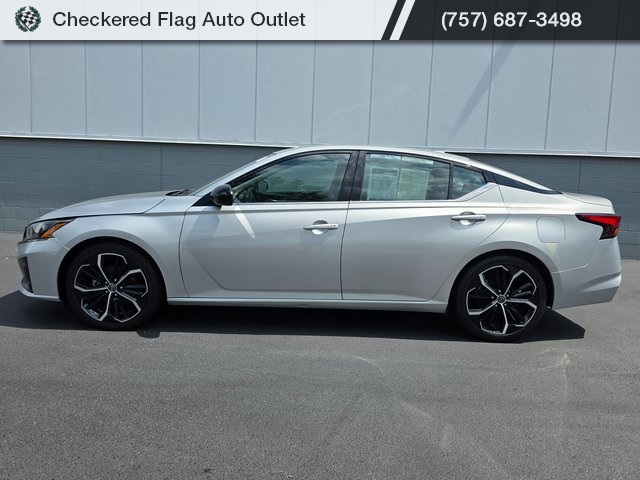 2023 Nissan Altima 2.5 SR photo 3