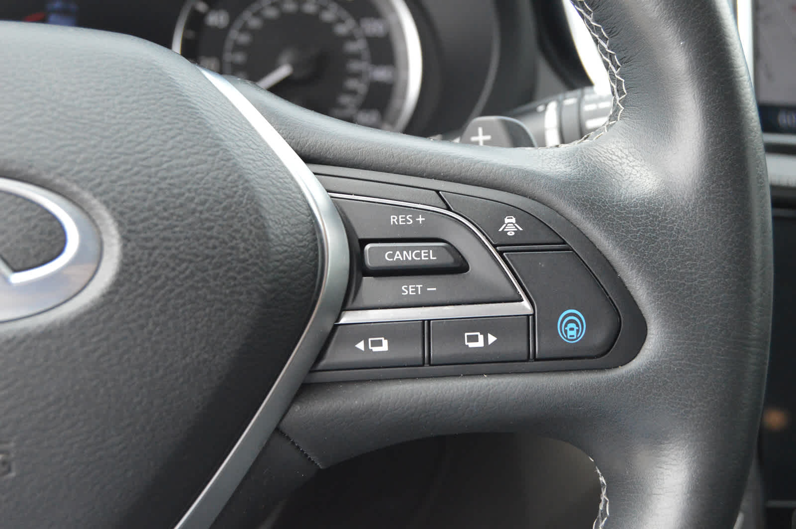 2022 Infiniti QX50 Essential photo 21