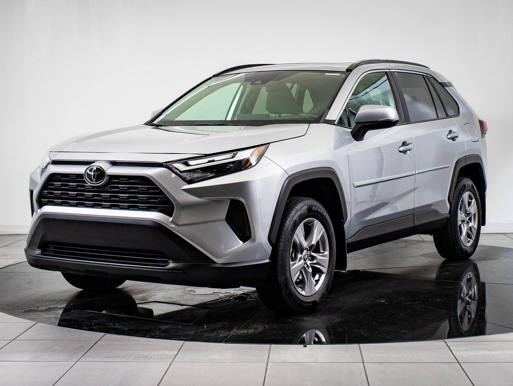 2022 Toyota RAV4 XLE's photo