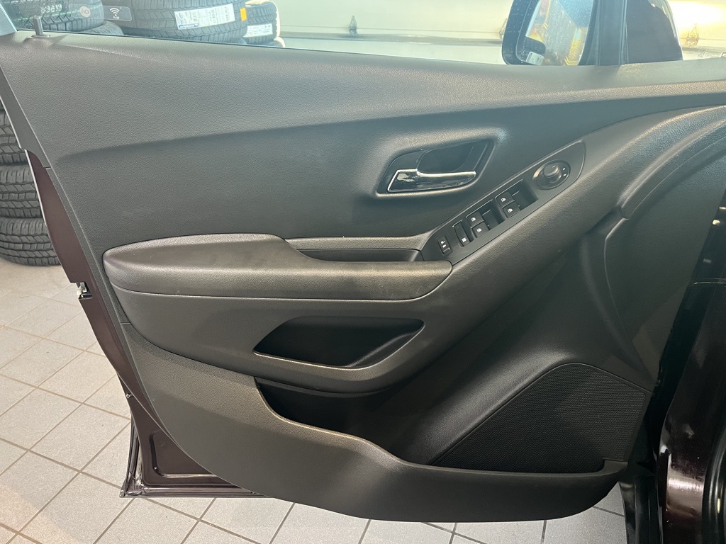 2020 Chevrolet Trax LS photo 12