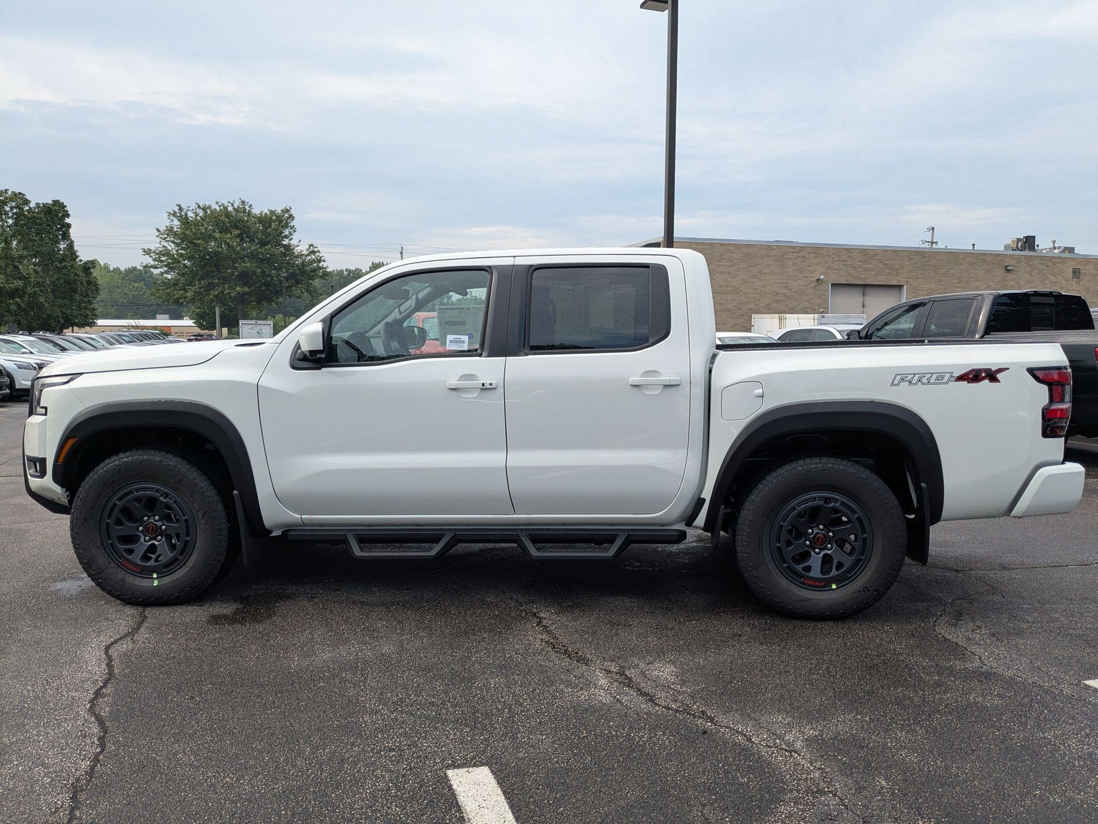 2025 Nissan Frontier PRO-4X photo 9