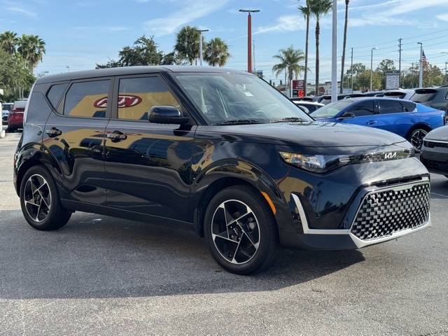 2025 Kia Soul EX photo 3
