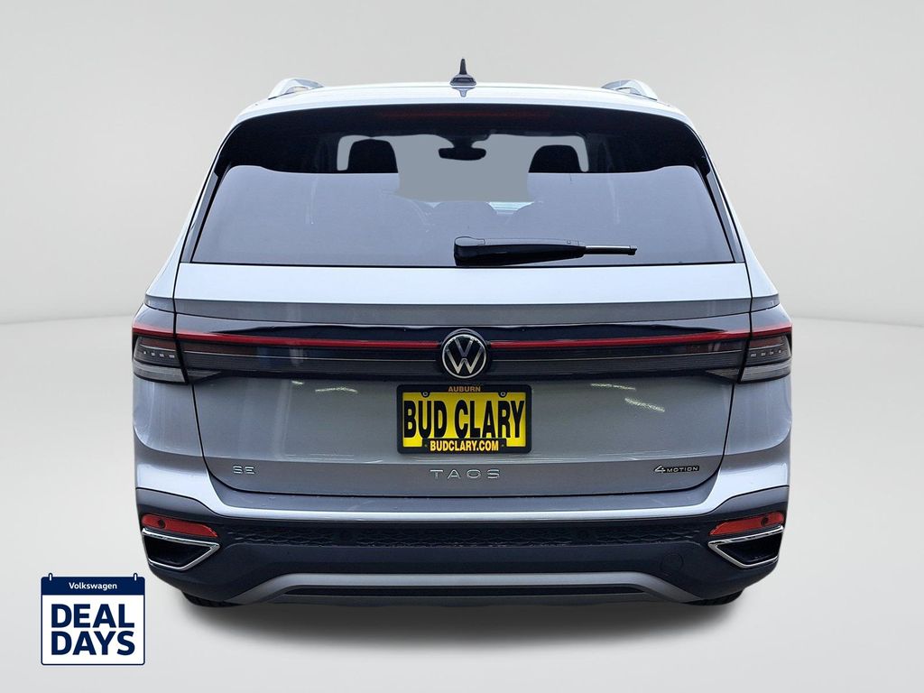 2025 Volkswagen Taos SE photo 4