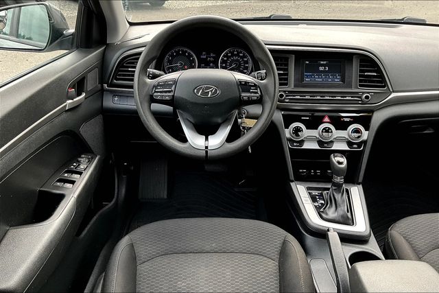 2019 Hyundai Elantra SE photo 3