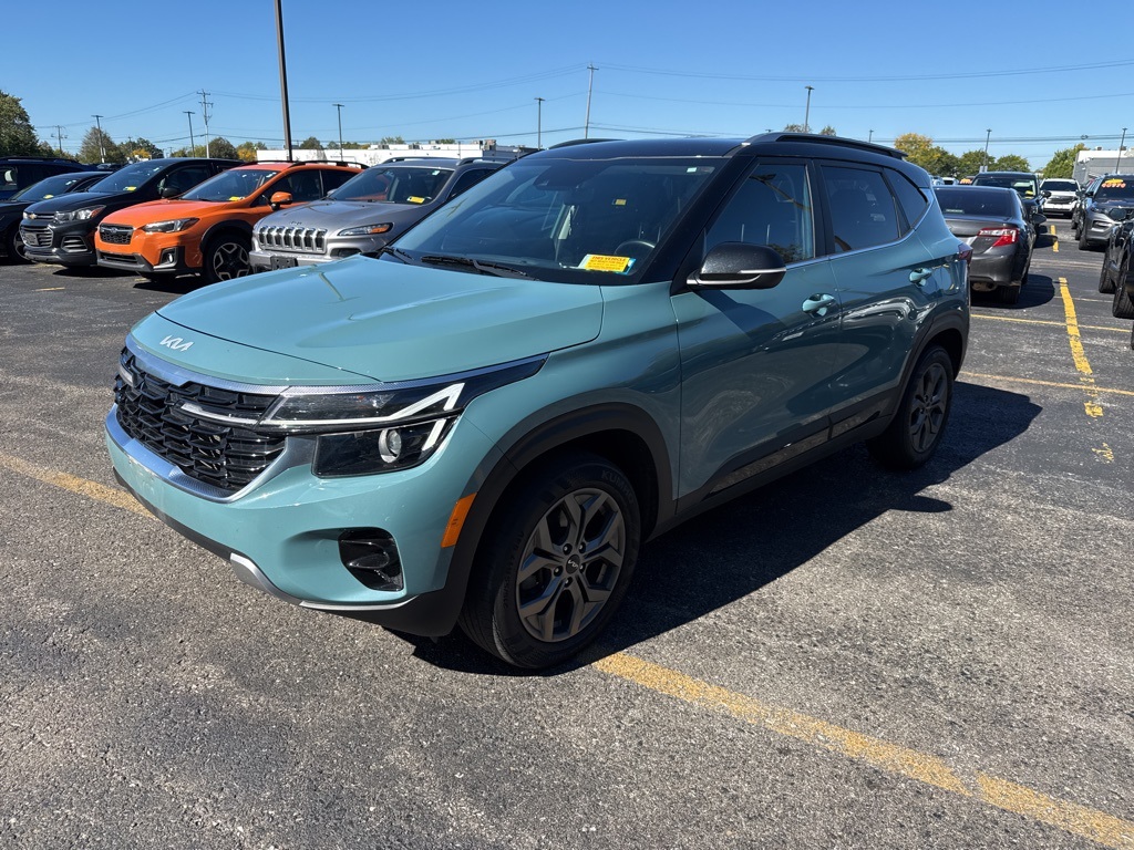 2024 Kia Seltos S photo 3