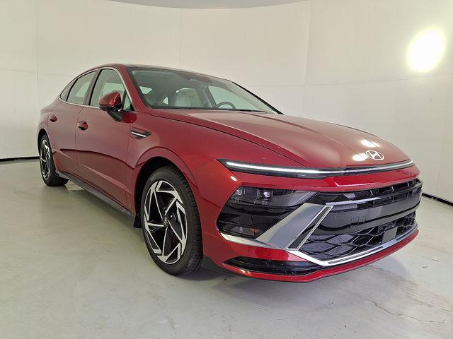2025 Hyundai Sonata SEL's photo