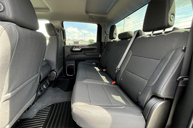 2025 Chevrolet Silverado 1500 LT photo 12