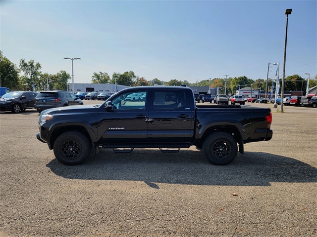 2022 Toyota Tacoma V6 4x4 photo 8