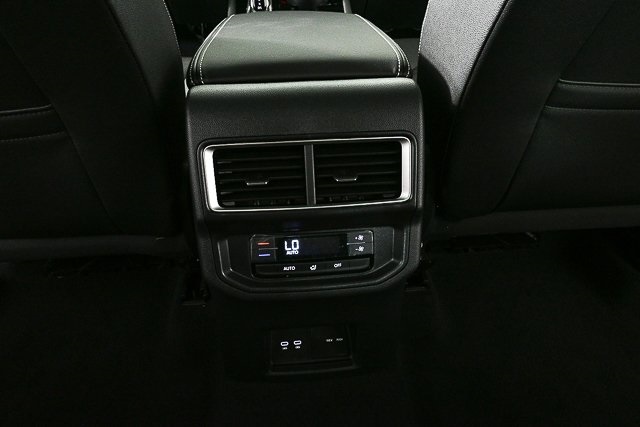 2026 Volkswagen Atlas SE Technology photo 17