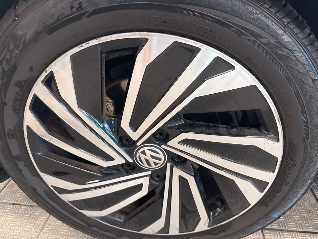 2021 Volkswagen Jetta SEL Premium photo 3