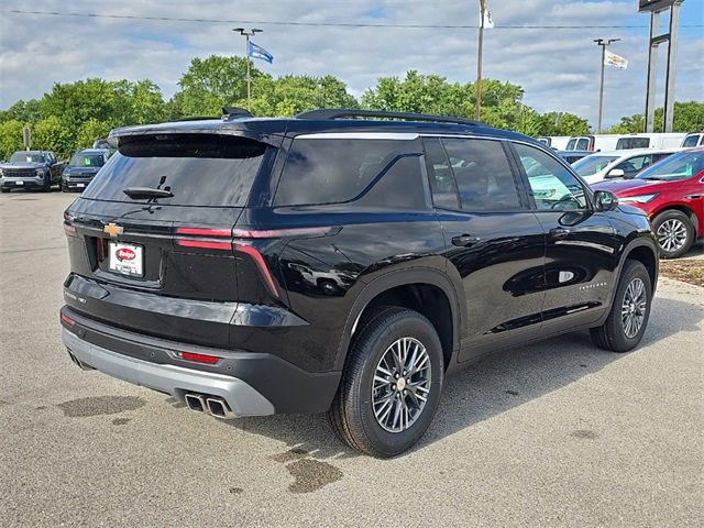 2026 Chevrolet Traverse photo 2