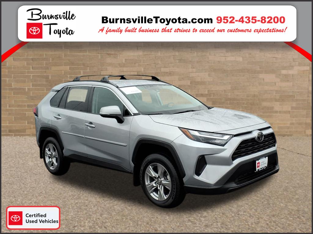 2023 Toyota RAV4 XLE's photo