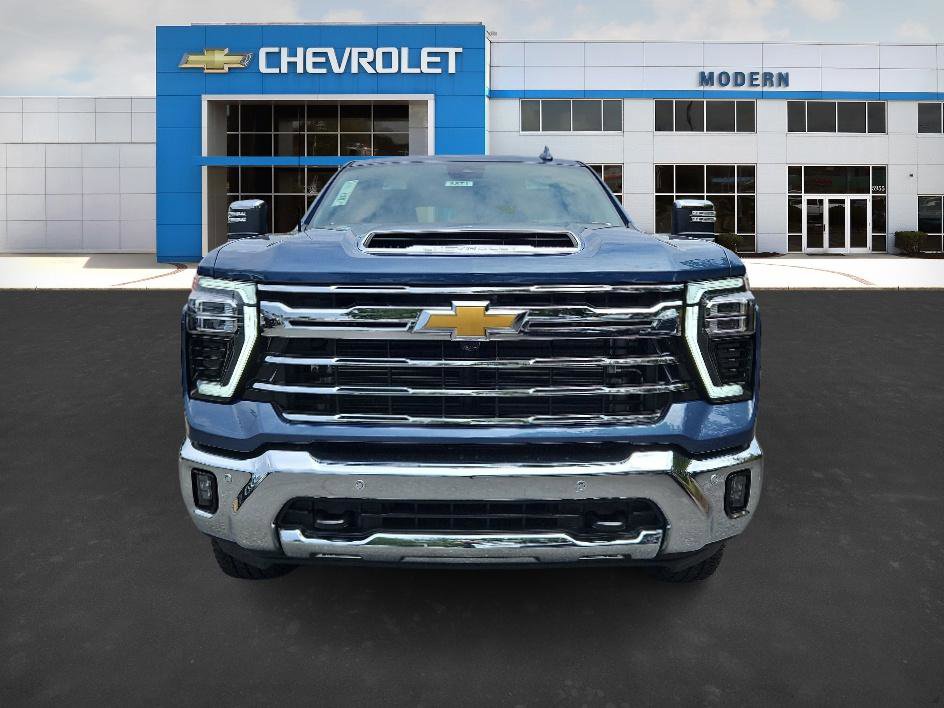 2025 Chevrolet Silverado 2500HD LTZ photo 8