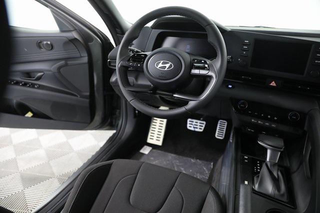 2025 Hyundai Elantra SEL Sport photo 19