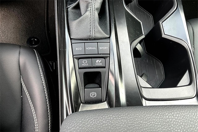 2025 Toyota Camry SE photo 22