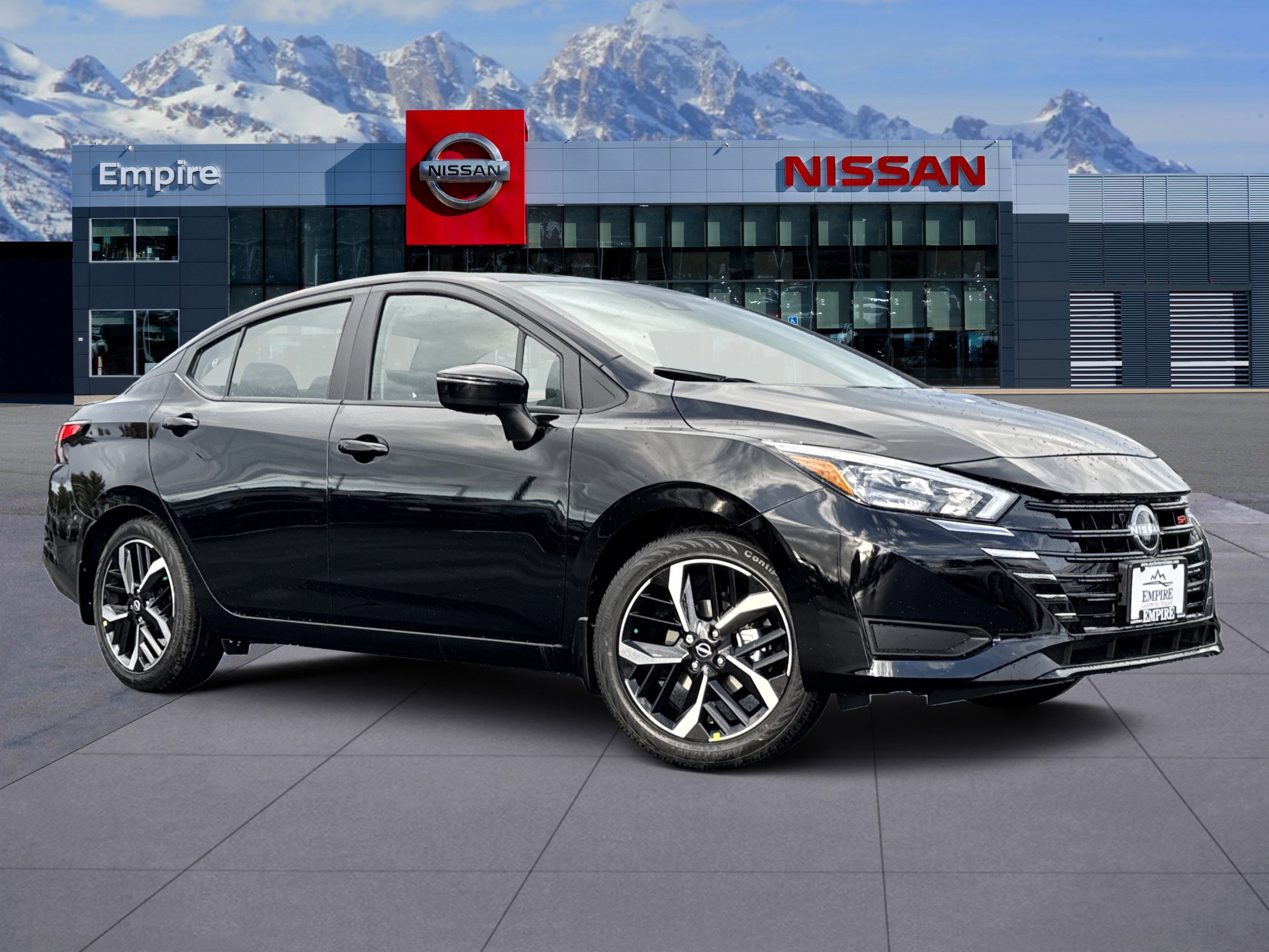 2025 Nissan Versa Sedan SR's photo