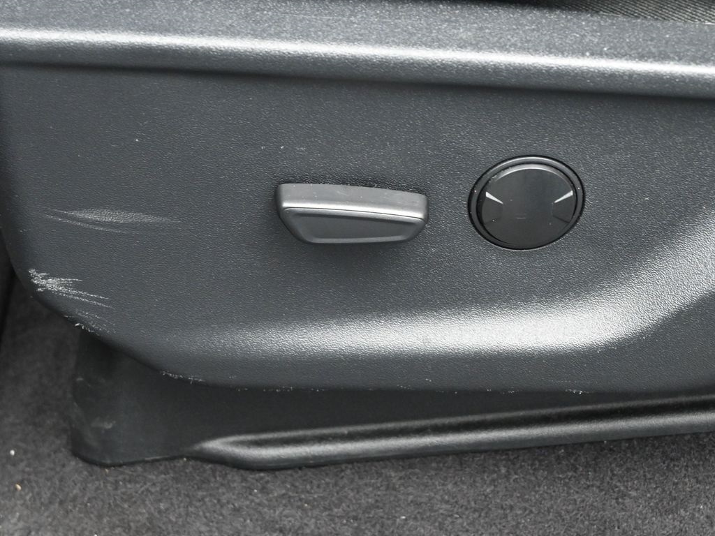 2023 Ford F-150 XLT photo 12