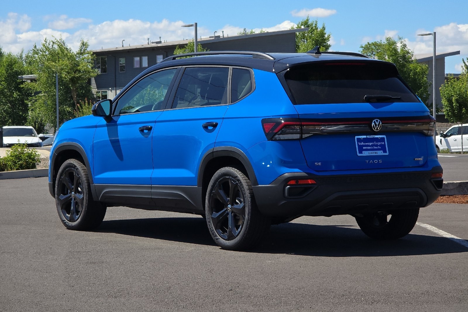 2025 Volkswagen Taos SE photo 5