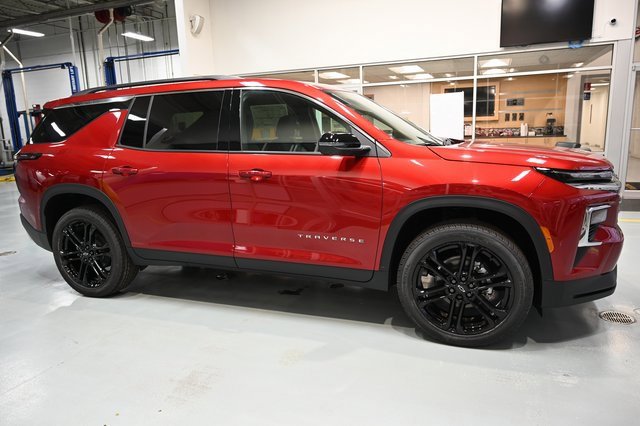 2026 Chevrolet Traverse photo 2
