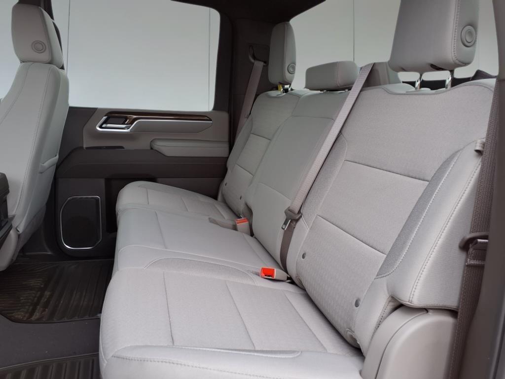 2025 Chevrolet Silverado 2500HD LT photo 17