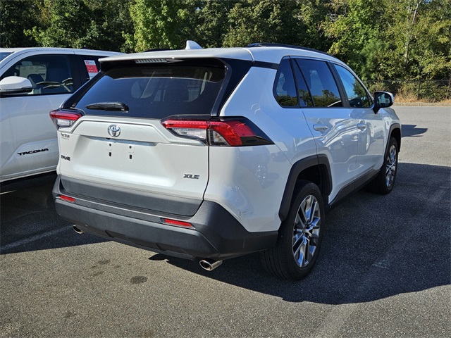 2023 Toyota RAV4 XLE Premium photo 7