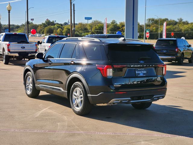 2026 Ford Explorer photo 3