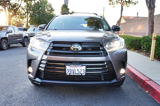 2017 Toyota Highlander XLE photo 2