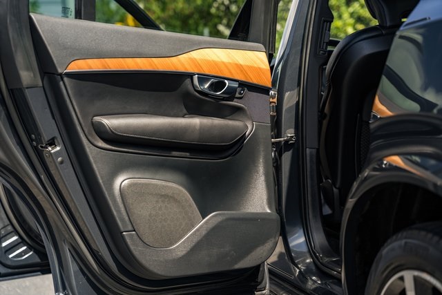 2022 Volvo XC90 Momentum photo 27