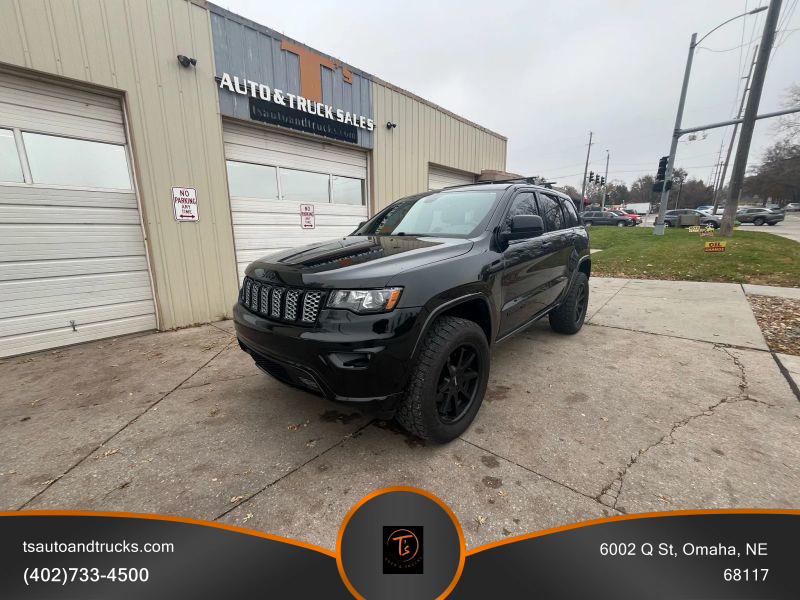 2019 Jeep Grand Cherokee Altitude photo 2