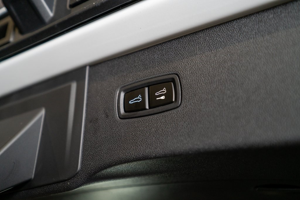 2025 Porsche Cayenne photo 37