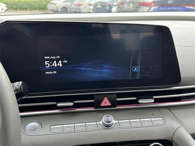 2024 Hyundai Elantra SEL photo 16