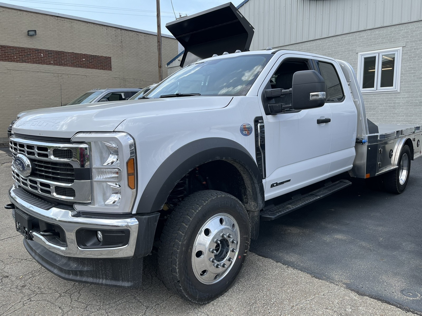 2025 Ford F-550 Super Duty Chassis Cab XLT's photo