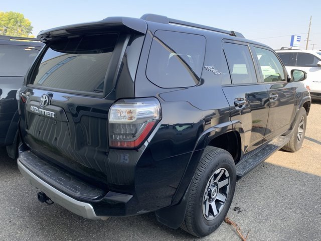 2024 Toyota 4Runner TRD Off-Road photo 2