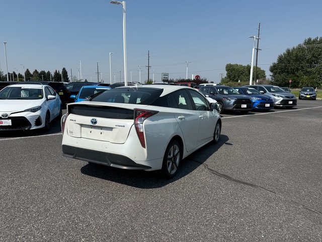 2018 Toyota Prius Four photo 2