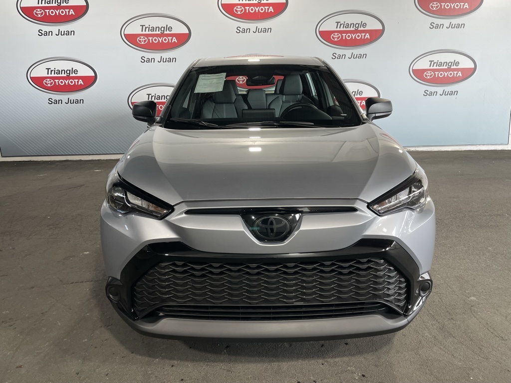 2025 Toyota Corolla Cross XLE XSE photo 2